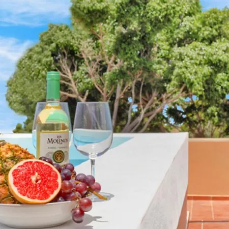 Corcos Con Piscina By Paramount Holidays * Santa Cruz de Tenerife